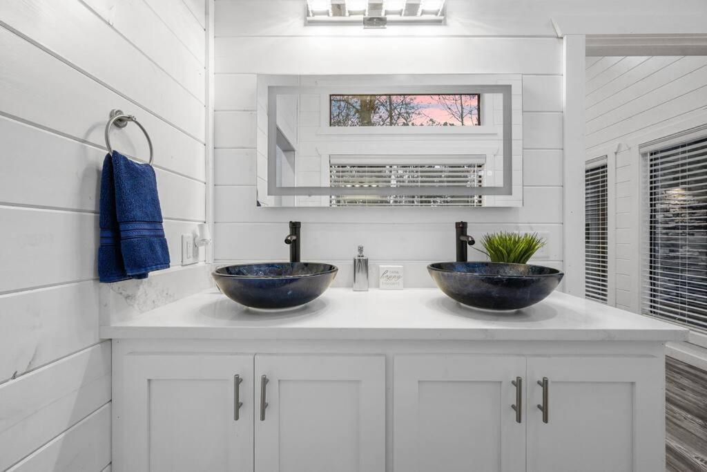 Diamond Cabin W/ Jet Shower & Secluded Back Deck! ブロークン・ボウ エクステリア 写真