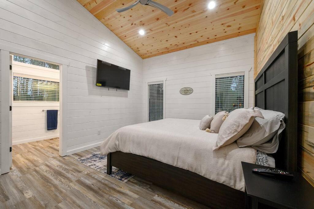 Diamond Cabin W/ Jet Shower & Secluded Back Deck! ブロークン・ボウ エクステリア 写真