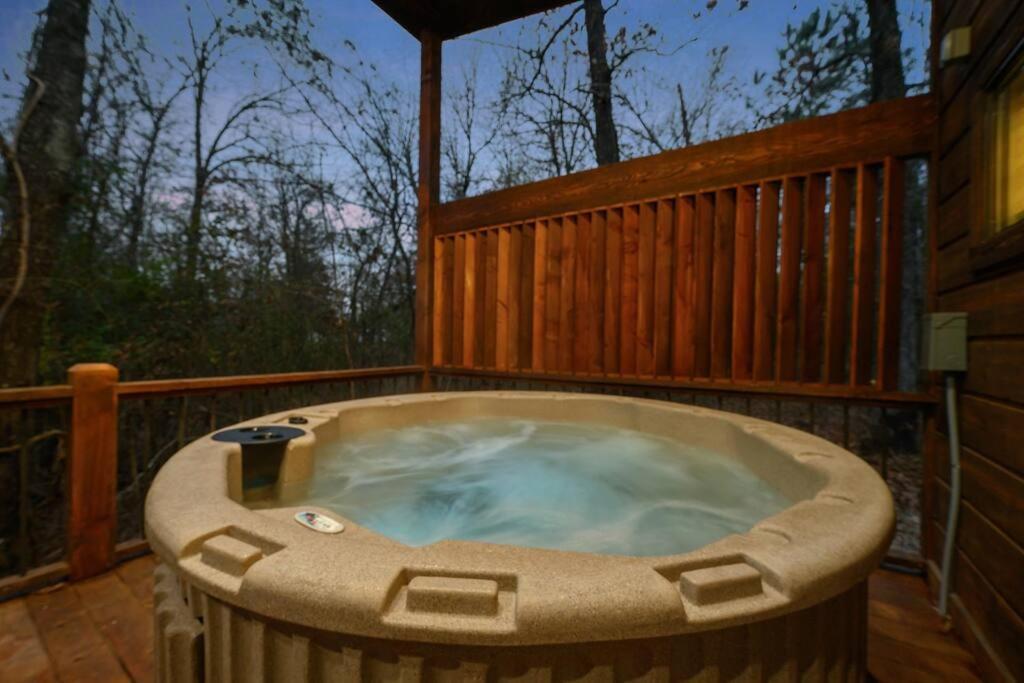 Diamond Cabin W/ Jet Shower & Secluded Back Deck! ブロークン・ボウ エクステリア 写真
